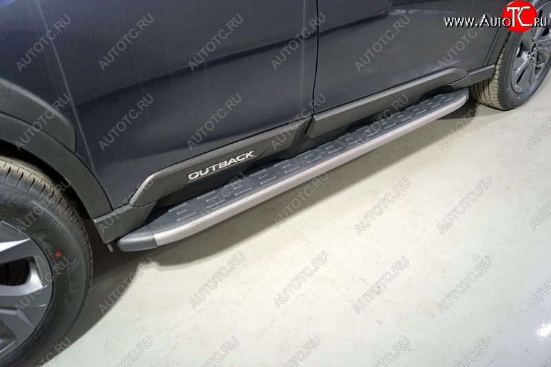 21 999 р. Пороги алюминиевые с пластиковой накладкой, ТСС Тюнинг  Subaru Outback  BT (2019-2025) универсал (карбон серые)  с доставкой в г. Майкоп
