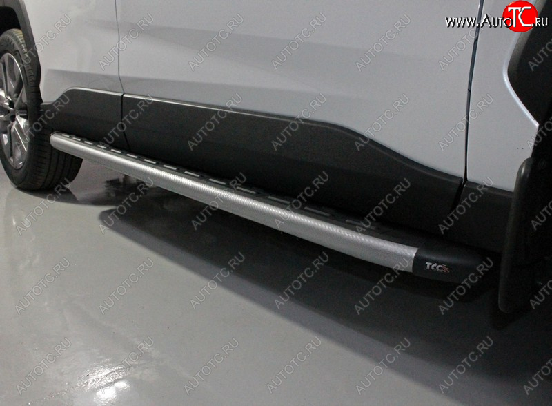 21 999 р. Пороги алюминиевые с пластиковой накладкой, ТСС Тюнинг  Toyota RAV4  XA50 (2018-2025) 5 дв. дорестайлинг (карбон серебро)  с доставкой в г. Майкоп