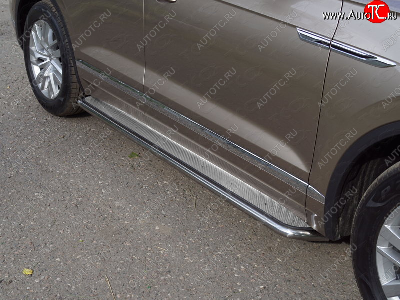 42 999 р. Пороги с площадкой 42,4 мм ТСС Тюнинг Volkswagen Touareg CR (2018-2025) (нержавейка)  с доставкой в г. Майкоп