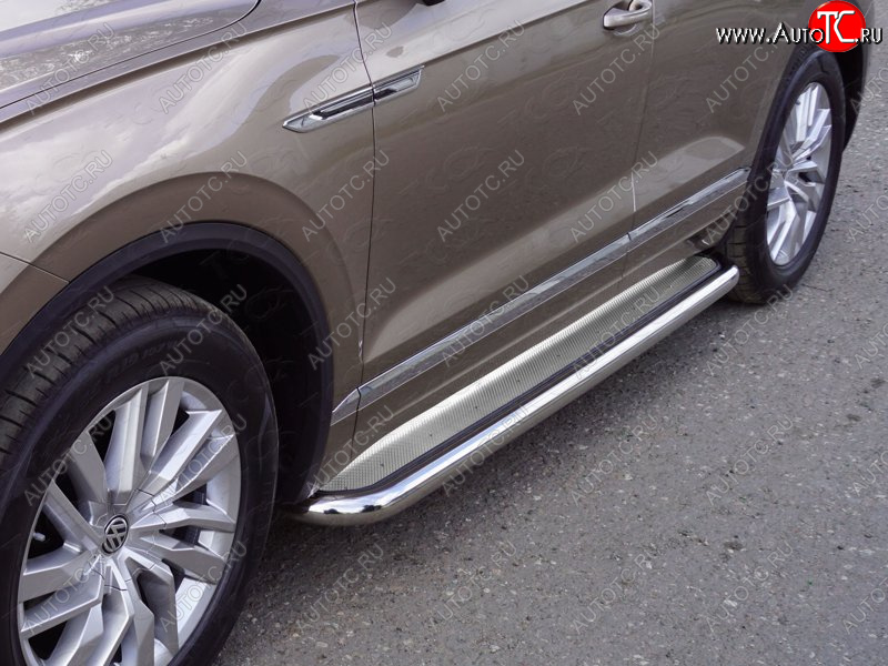 47 999 р. Пороги с площадкой 60,3 мм ТСС Тюнинг Volkswagen Touareg CR (2018-2025) (нержавейка)  с доставкой в г. Майкоп