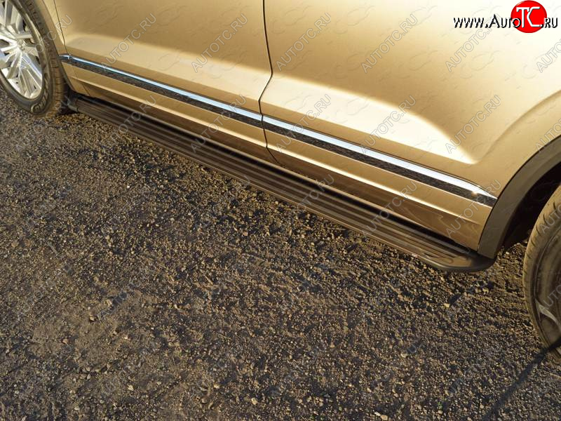 21 999 р. Пороги алюминиевые Slim Line ТСС Тюнинг  Volkswagen Touareg  CR (2018-2025) (Black)  с доставкой в г. Майкоп