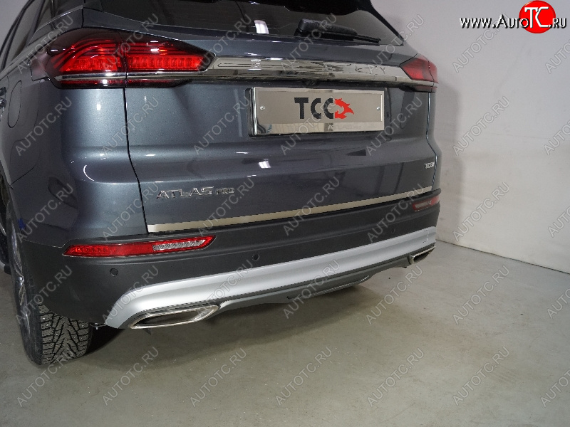 1 999 р. Накладка на заднюю дверь, ТСС Тюнинг  Geely Atlas Pro  NL3 (2019-2025) (Лист шлифованный)  с доставкой в г. Майкоп