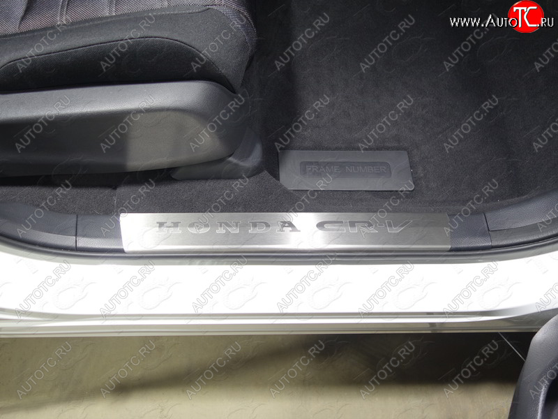 2 799 р. Накладки на пластиковые пороги, ТСС Тюнинг  Honda CR-V  RW,RT (2016-2020) дорестайлинг (лист шлифованный надпись Honda CR-V)  с доставкой в г. Майкоп