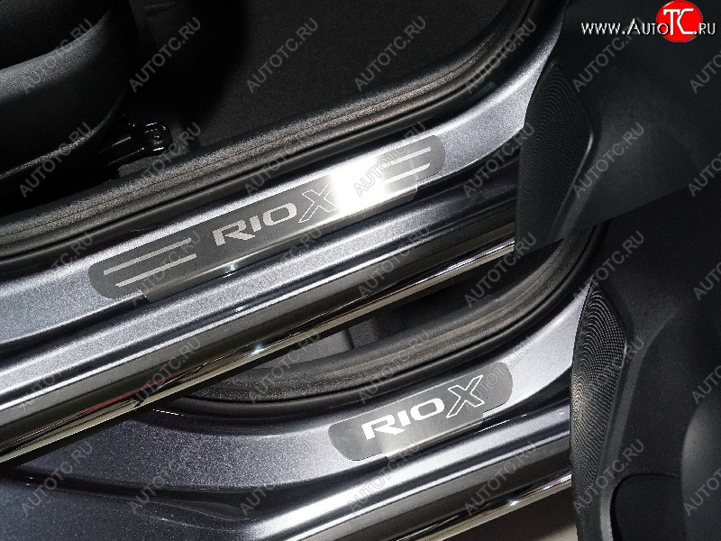 3 099 р. Накладки на пороги, ТСС Тюнинг  KIA Rio  X (2020-2025) рестайлинг (лист шлифованный надпись RIO )  с доставкой в г. Майкоп