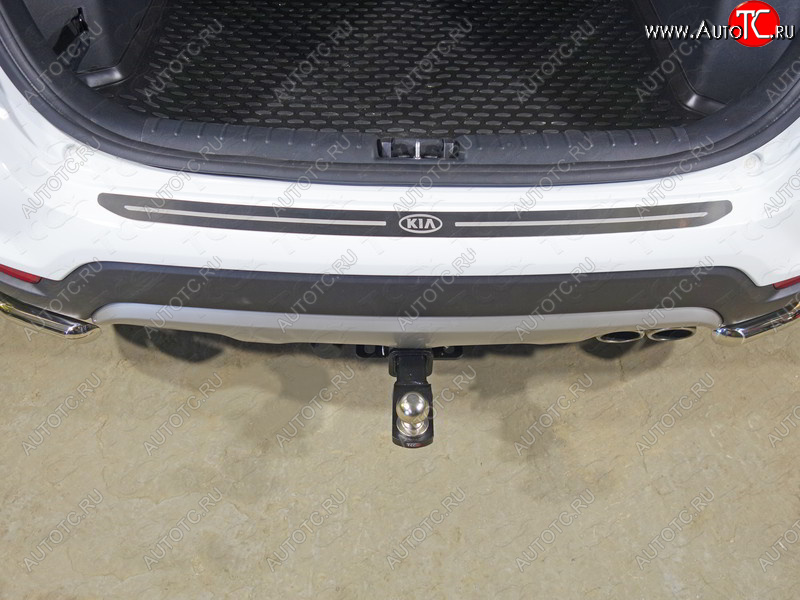 2 599 р. Накладка на задний бампер ТСС Тюнинг  KIA Rio  X-line (2017-2021) (лист шлифованный логотип KIA)  с доставкой в г. Майкоп