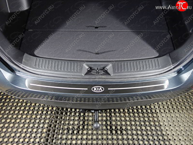 3 999 р. Накладка на задний бампер ТСС Тюнинг  KIA Sorento ( XM,  UM/Prime) (2012-2020) рестайлинг, дорестайлинг (Лист шлифованный логотип  KIA)  с доставкой в г. Майкоп