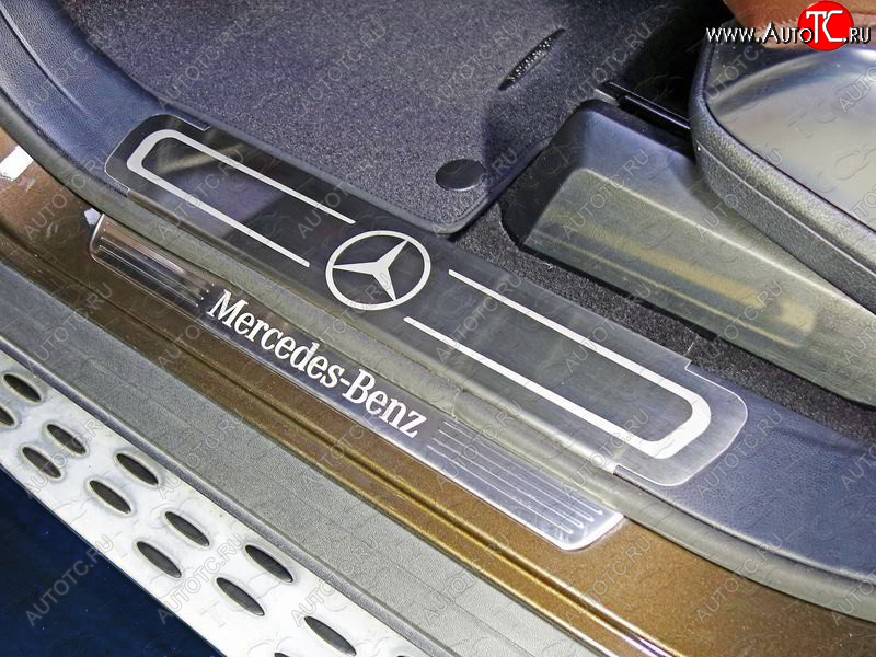 7 549 р. Накладки на пластиковые пороги (лист шлифованный логотип Mercedes)   Копируемое: Накладки на передние пороги, ТСС Тюнинг  Mercedes-Benz GL class  X166 (2012-2016) дорестайлинг (лист шлифованный логотип Mercedes)  с доставкой в г. Майкоп