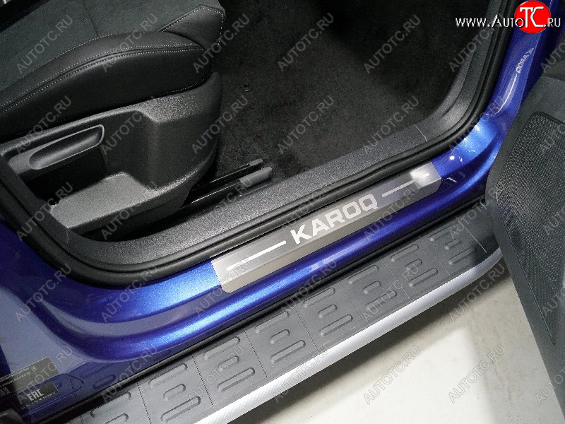 3 879 р. Накладки на пороги, ТСС Тюнинг  Skoda Karoq  NU7 (2020-2025) рестайлинг (лист шлифованный надпись Karoq)  с доставкой в г. Майкоп