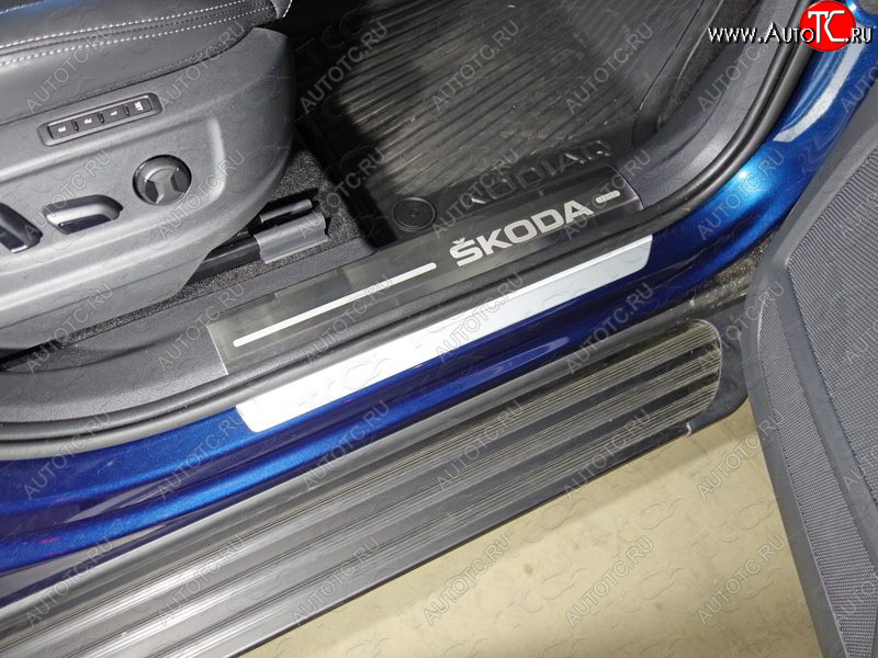 3 999 р. Накладки на пластиковые пороги, ТСС Тюнинг  Skoda Kodiaq  NU7 (2017-2021) дорестайлинг (лист шлифованный надпись Skoda)  с доставкой в г. Майкоп