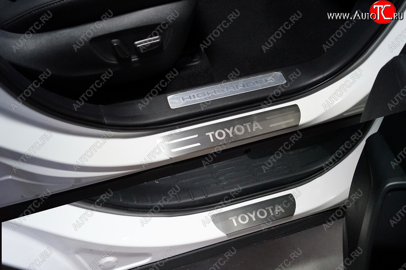 4 699 р. Накладки на пороги, ТСС Тюнинг  Toyota Highlander  XU70 (2020-2025) (лист шлифованный надпись Toyota)  с доставкой в г. Майкоп