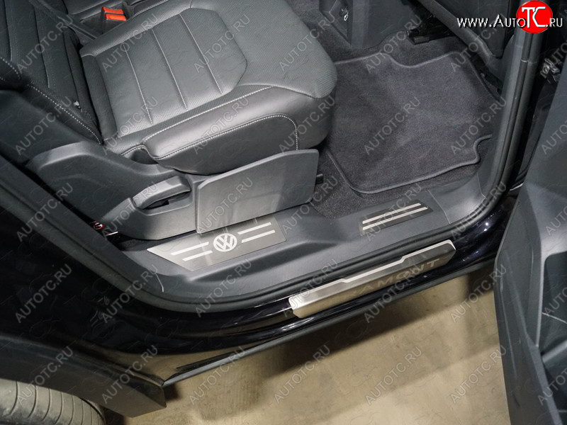 5 649 р. Накладки на пластиковые пороги задние, ТСС Тюнинг  Volkswagen Teramont  CA1 (2016-2020) дорестайлинг (лист шлифованный лотип VW)  с доставкой в г. Майкоп