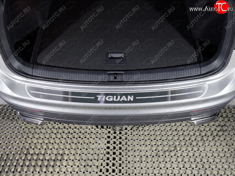 2 999 р. Накладка на задний бампер, ТСС Тюнинг  Volkswagen Tiguan  Mk2 (2016-2022) дорестайлинг, рестайлинг (лист шлифованный надпись Tiguan)  с доставкой в г. Майкоп