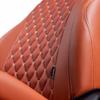 16 499 р. Комплект чехлов для сидений (Орегон) БАЙРОН РОМБ Lord Autofashion  Audi Q3 ( 8U,  F3) (2011-2022) дорестайлинг, рестайлинг (коричневый, вставка св-коричневы, строчка беж)  с доставкой в г. Майкоп. Увеличить фотографию 5