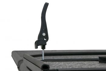 46 379 р. Крышка кузова Toyota Hilux Vigo 2005-2015 трёхсекционная, алюминиевая, черная РИФ pt-h326  с доставкой в г. Майкоп. Увеличить фотографию 10