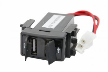 1 269 р. Розетка USB 3,1A для Nissan 35x13 РИФ rif22-4-1013100  с доставкой в г. Майкоп. Увеличить фотографию 1