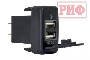 1 849 р. Розетка USB 2 QC 3.0 для Toyota 40x20 РИФ rif22-4-1013700  с доставкой в г. Майкоп. Увеличить фотографию 1