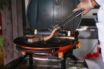 40 899 р. Гриль газовый O-GRILL 500MT bicolor черный-серебро, с термометром (в комплекте адаптер тип А)  500mt_silver  с доставкой в г. Майкоп. Увеличить фотографию 17