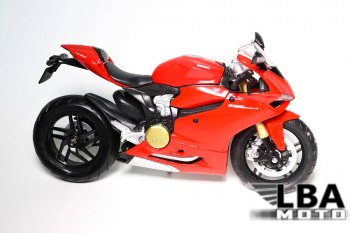 1 599 р. Модель мотоцикла Ducati 1199 Красного цвета масштаб 112  пм-00002232  с доставкой в г. Майкоп. Увеличить фотографию 1