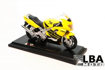 1 299 р. Модель мотоцикла Honda CBR600 F4 Желто-Черного цвета масштаб 118  пм-00002247  с доставкой в г. Майкоп. Увеличить фотографию 1