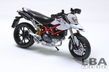 1 599 р. Модель мотоцикла Ducati Hypermotard 10 Белого цвета масштаб 112  пм-00000858  с доставкой в г. Майкоп. Увеличить фотографию 1
