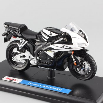 1 299 р. Модель мотоцикла Honda CBR1000RR 06-07 Черно-Белый цвет масштаб 118  пм-00018357  с доставкой в г. Майкоп. Увеличить фотографию 1