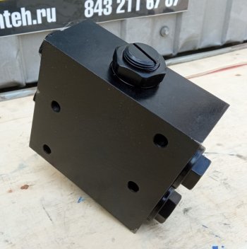 28 499 р. Гидрозамок 12C0406 (CLG-418) (!!!УЦЕНКА: возможен нетоварный вид!!!) LIUGONG 12c0406  с доставкой в г. Майкоп. Увеличить фотографию 1