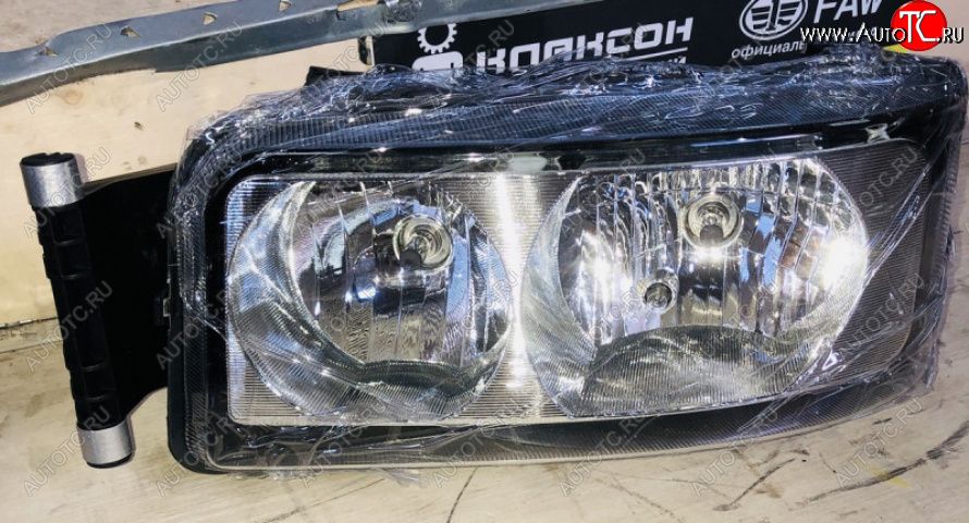 11 649 р. Фара передняя левая HOWO T5G VALMO000540 SITRAK SITRAK 811w25101-6001  с доставкой в г. Майкоп