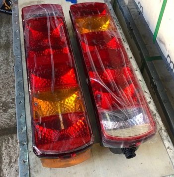 2 959 р. Фонарь задний правый Howo T5GSitrak (4 болта) VALMO000538 SITRAK wg9719810012  с доставкой в г. Майкоп. Увеличить фотографию 2