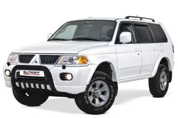 Защита переднего бампера кенгурятник d76 низкий с защитой картера Slitkoff Mitsubishi Pajero Sport  PA (2004-2008) рестайлинг (нержавейка с полимерным покрытием в цвет черный)