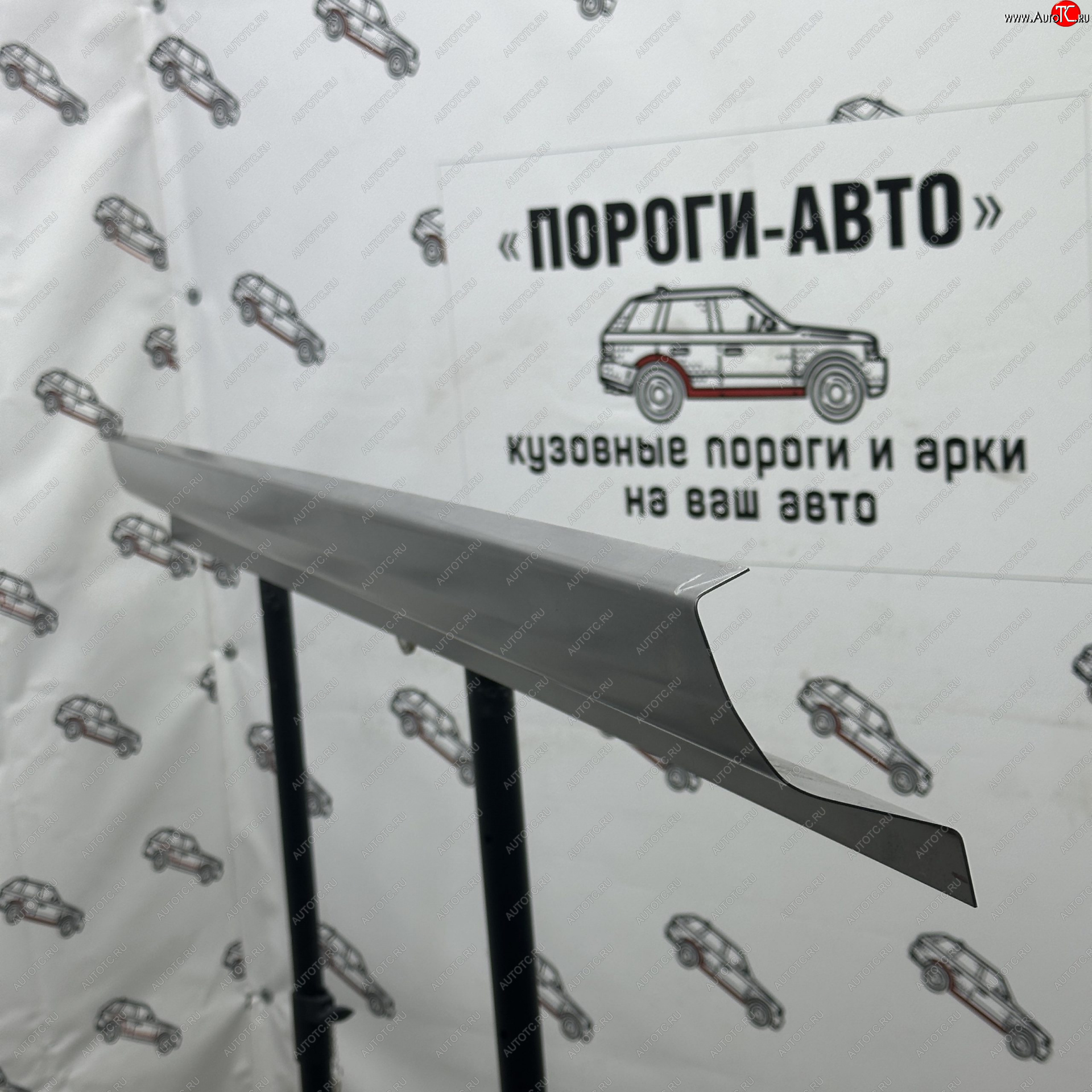 1 989 р. Правый порог (Усилитель порога) Пороги-Авто  Toyota Land Cruiser  100 (1998-2007) дорестайлинг, 1-ый рестайлинг, 2-ой рестайлинг (холоднокатаная сталь 1 мм)  с доставкой в г. Майкоп