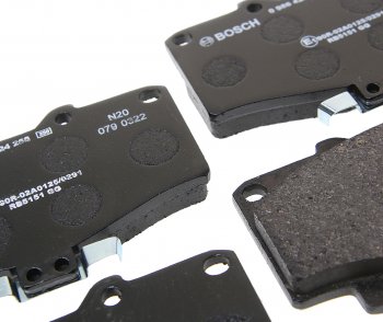 2 399 р. Колодки тормозные передние (4шт.) BOSCH Toyota 4Runner N120,N130 5 дв. дорестайлинг (1989-1992)  с доставкой в г. Майкоп. Увеличить фотографию 2