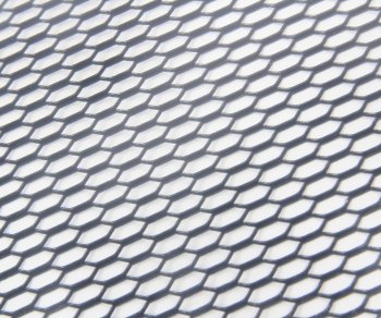 1 089 р. Решетка радиатора сетка (черная) 100х50см (соты 6х12 мм) GRILLE TUNING GRILLE TUNING 100х50 (соты ) black  с доставкой в г. Майкоп. Увеличить фотографию 2