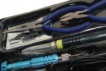 2 199 р. Набор для пайки (USB паяльник 8Вт,кусачки,тонкогубцы,подставка,припой,отвертка) REXANT REXANT 12-0168  с доставкой в г. Майкоп. Увеличить фотографию 3