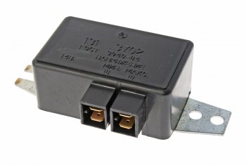 1 159 р. Реле регулятор напряжения ГАЗ-3307 генератора 16.3701 (в упаковке) АВТОПРИБОР-КЗАЭ КЗАЭ 131.3702000  с доставкой в г. Майкоп. Увеличить фотографию 1