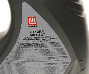 1 289 р. Масло моторное для 2-х тактных двигателей МОТО-2Т FBTCE-GB 4л ЛУКОЙЛ LUKOIL 19557  с доставкой в г. Майкоп. Увеличить фотографию 2