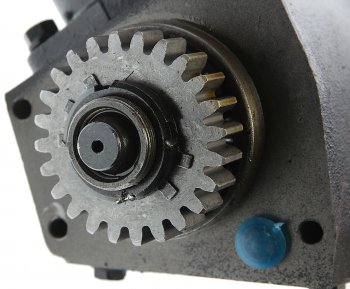 13 699 р. Компрессор КАМАЗ (2 цилиндровый) жид. охлаж. 210лмин. MEGAPOWER MEGAPOWER 350-27-010  с доставкой в г. Майкоп. Увеличить фотографию 4