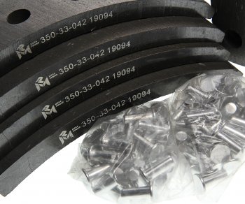 3 399 р. Накладка тормозной колодки BPW SAF (420x200) стандарт 80 отв. 8x15  93251 (8шт.) MEGAPOWER MEGAPOWER 350-33-042  с доставкой в г. Майкоп. Увеличить фотографию 3