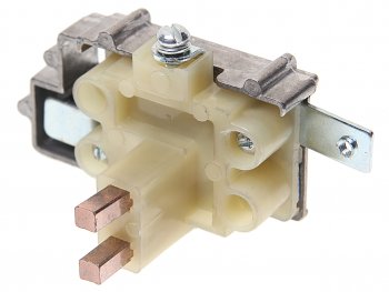 619 р. Щеткодержатель КАМАЗ ЕВРО генератора 6582.3701-01 в сборе 28V ЭНЕРГОМАШ ЭНЕРГОМАШ 6582.3701-01  с доставкой в г. Майкоп. Увеличить фотографию 1