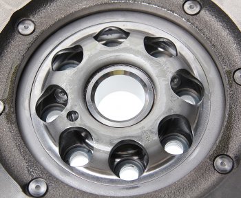 63 999 р. Маховик SSANGYONG Actyon (06-),Kyron (05-),Actyon Sports (06-),Rexton (07-) (D2027) (MT) OE SSANGYONG 6650302205  с доставкой в г. Майкоп. Увеличить фотографию 4