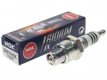 2 359 р. Свеча зажигания IRIDIUM NGK NGK 7067  с доставкой в г. Майкоп. Увеличить фотографию 1