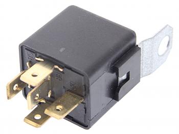 190 р. Реле электромагнитное 12V 5-ти контактное 3020А переключ. с кроншт. с резистором АВАР АВАР 752.3777  с доставкой в г. Майкоп. Увеличить фотографию 2