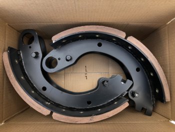 8 999 р. Колодки тормозные ЧМЗАП-9906,99858,99859 (2шт.) комплект на колесо BRAKE BLOCKS BRAKE BLOCKS 99859-3502090  с доставкой в г. Майкоп. Увеличить фотографию 5
