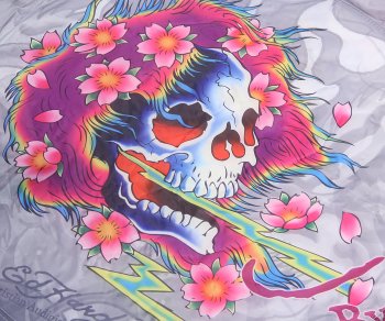 95 р. Шторка автомобильная для лобового стекла 144х66см светоотражающая Beautiful Ghost ED HARDY ED HARDY eh-00738  с доставкой в г. Майкоп. Увеличить фотографию 2