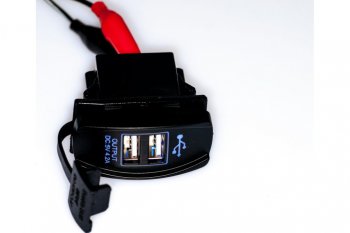 749 р. Розетка автомобильная встраиваемая 12V-24V 2USB 4.2A PRO LEGEND PRO LEGEND pl9372  с доставкой в г. Майкоп. Увеличить фотографию 3