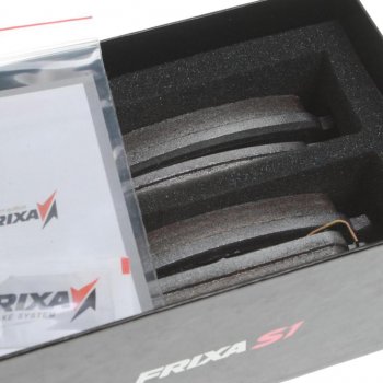 4 499 р. Колодки тормозные задние (4шт.) HANKOOK FRIXA Chevrolet Cruze D2LC-K хэтчбек дорестайлинг (2016-2018)  с доставкой в г. Майкоп. Увеличить фотографию 2
