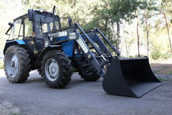 296 999 р. Погрузчик МТЗ-80,82 (ТУРС-1000) навесной (база на поддоне) без джойстика САЛЬСК САЛЬСКСЕЛЬМАШ турс-1000-0  с доставкой в г. Майкоп. Увеличить фотографию 3