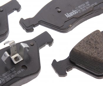 2 299 р. Колодки тормозные MERCEDES W164 (ML),X164 (GL),W211,W251 (04-) передние (4шт.) MANDO MANDO mbf015224 MANDO mbf015224  с доставкой в г. Майкоп. Увеличить фотографию 2