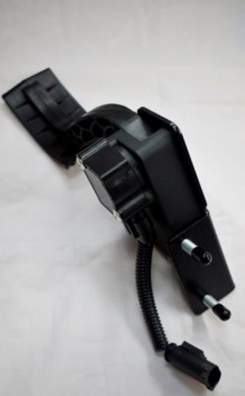 4 699 р. Педаль акселератора КАМАЗ-ЕВРО-4 электронная (дв.CUMMINS) CARTRONIC CARTRONIC crtr0124159  с доставкой в г. Майкоп. Увеличить фотографию 4