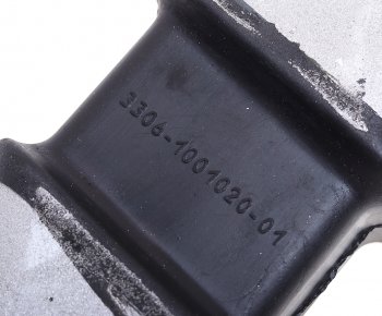 1 249 р. Подушка ГАЗ-3310 дв.ММЗ,ГАЗ-3302 дв.ГАЗ-560,ЗМЗ-40524 двигателя передняя АККОМ АККОМ 3306-00-1001020-01  с доставкой в г. Майкоп. Увеличить фотографию 3