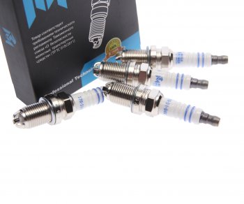 759 р. Свеча зажигания VW Bora,Golf 4,5,6,Passat B3,B5,B6 (1.41.61.8) AUDI A3 SEAT SKODA (4шт.) MEGAPOWER MEGAPOWER 370-31-121  с доставкой в г. Майкоп. Увеличить фотографию 4